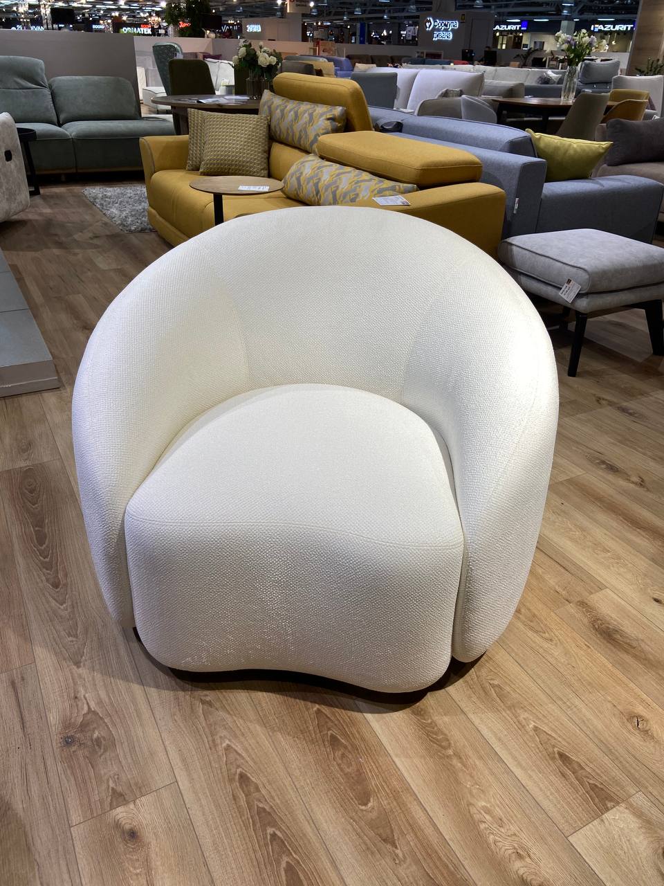 Кресло с механизмом вращения Amore