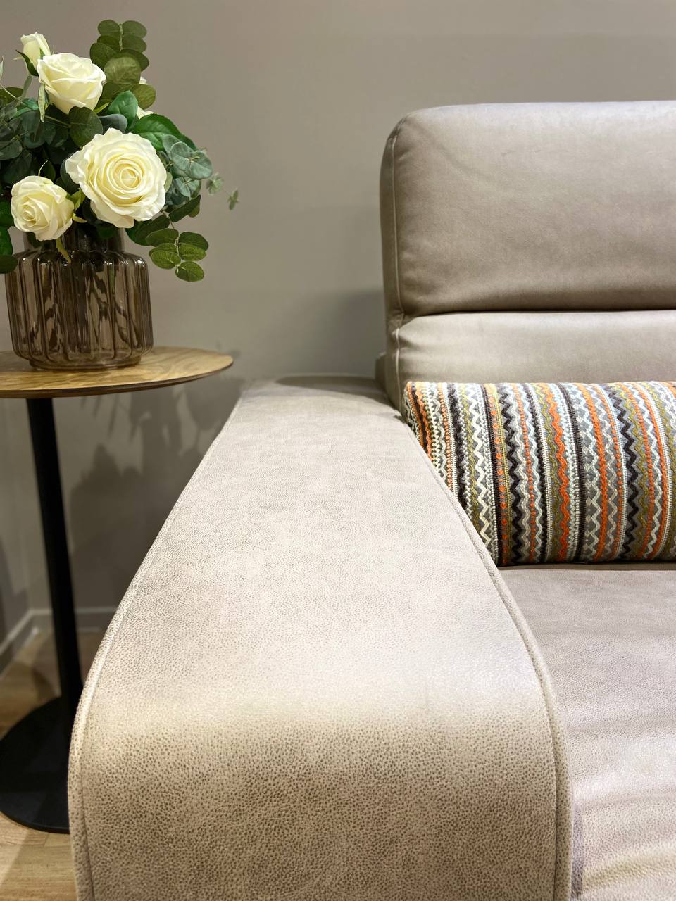 Диван двухместный с электро-реклайнерами Ribocco