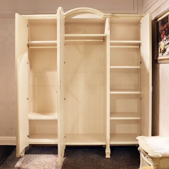 Шкаф Престиж 3-х дверный без зеркал, беж