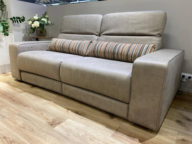 Диван двухместный с электро-реклайнерами Ribocco