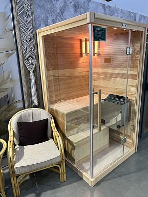 Одноместная прямая финская «Элит» сауна, кабина из кедра и липы с электрокаменкой