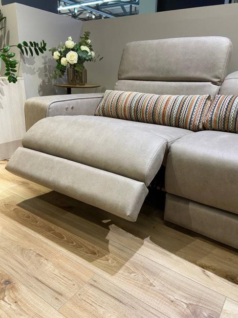 Диван двухместный с электро-реклайнерами Ribocco