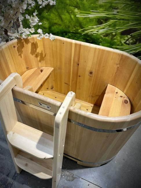 Овальная купель из кедра