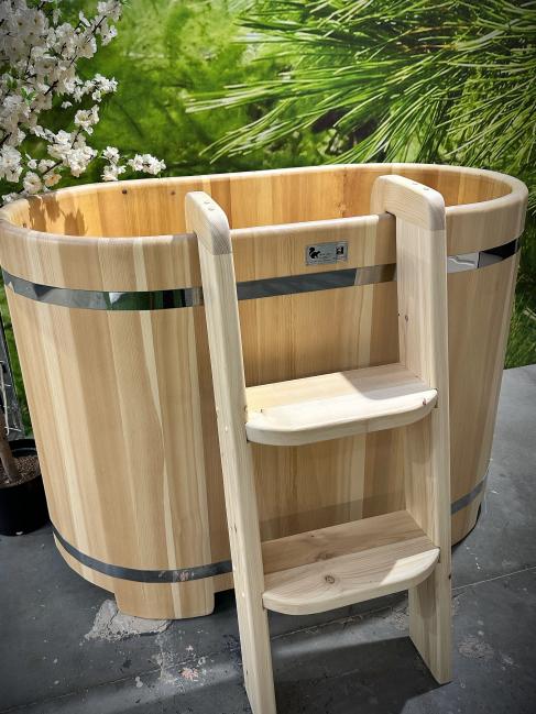 Овальная купель из кедра